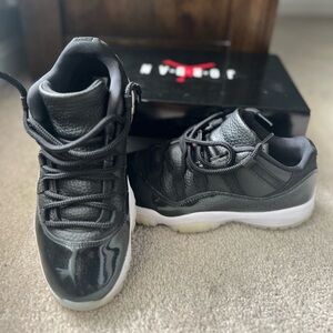 Air Jordan 11 Retro Low